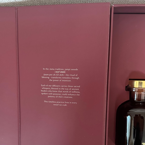 Candlenut Reed Diffuser - Elegant Red - Picture 4 of 5